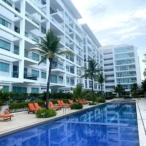 https://hermoso-apartamento-familiar-acceso-directo-a-la-playa.cartagena-hotels.org
